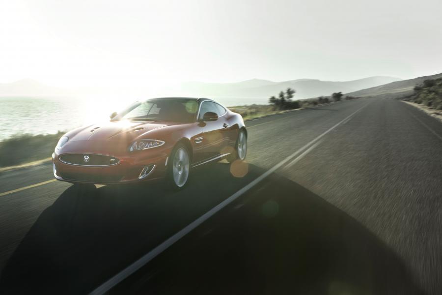  Jaguar XKR 2012 года  (фото 5 из 7)